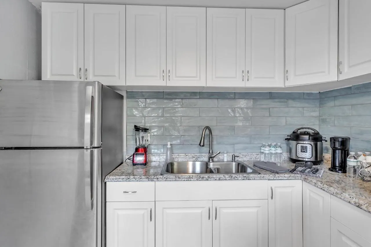 Downtown Single Family Modern Bungalow Close To Beaches And Dining Home Sarasota Holiday home