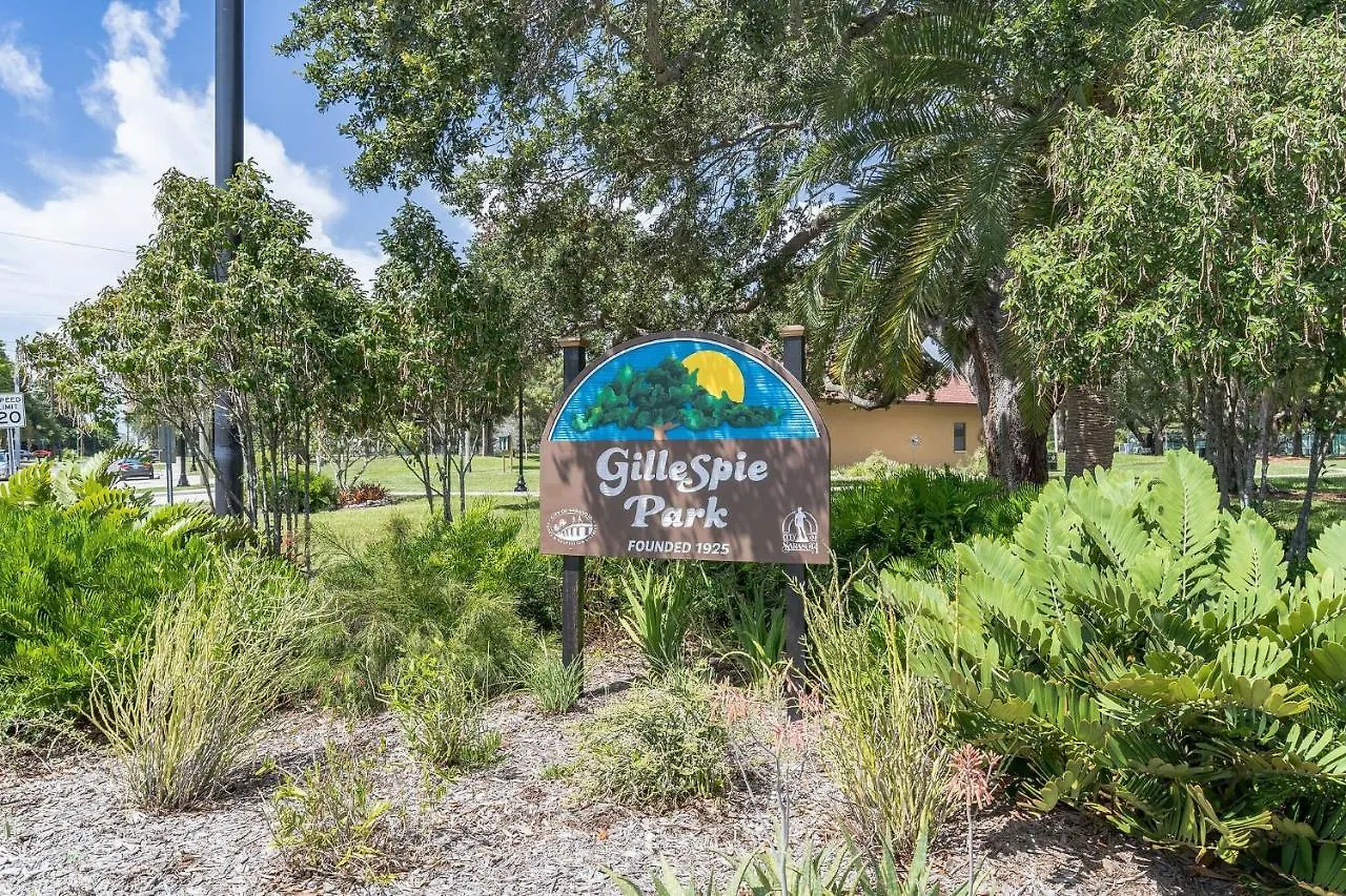Downtown Single Family Modern Bungalow Close To Beaches And Dining Home Sarasota